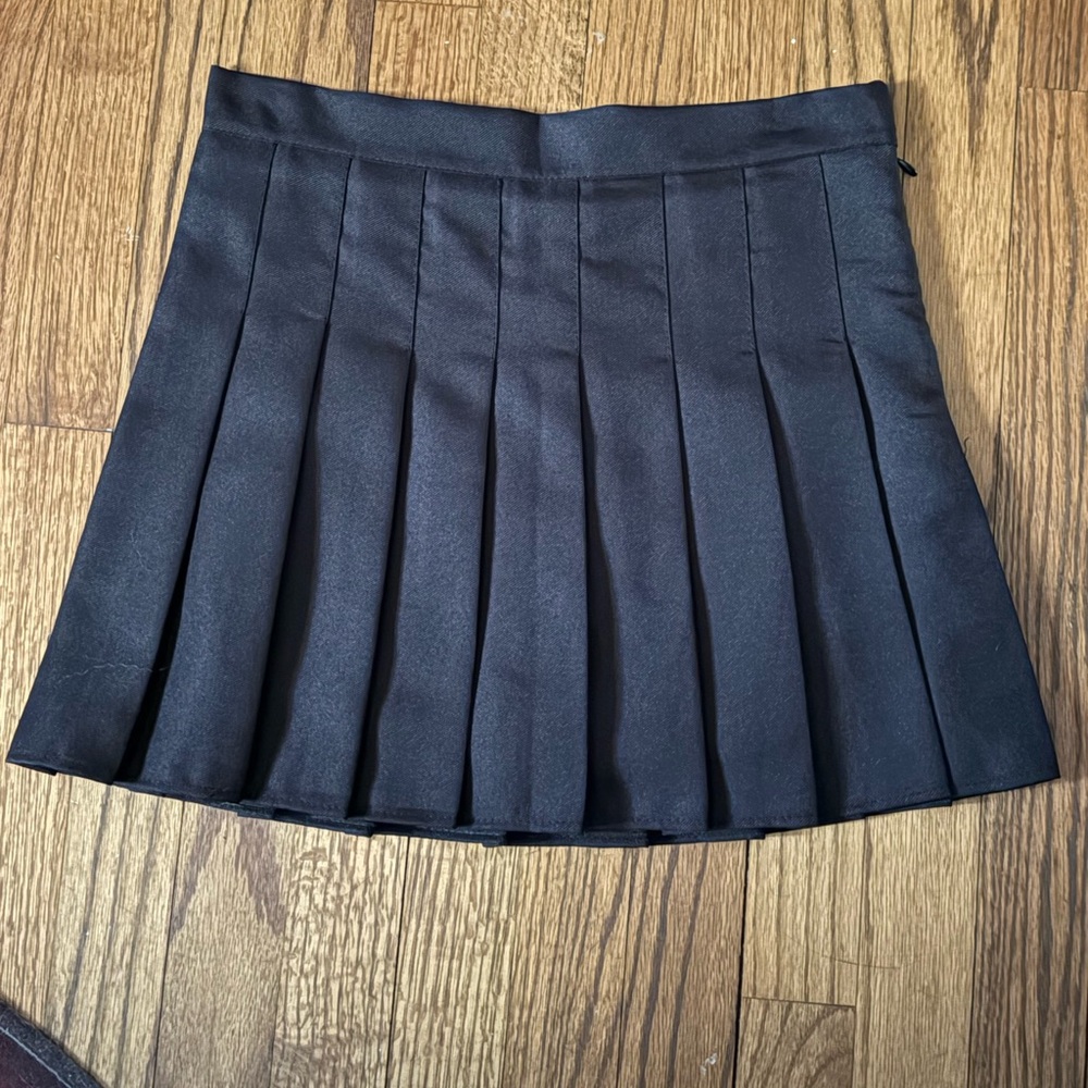 🤑5 for $25 
Classic Black Pleated Skirt